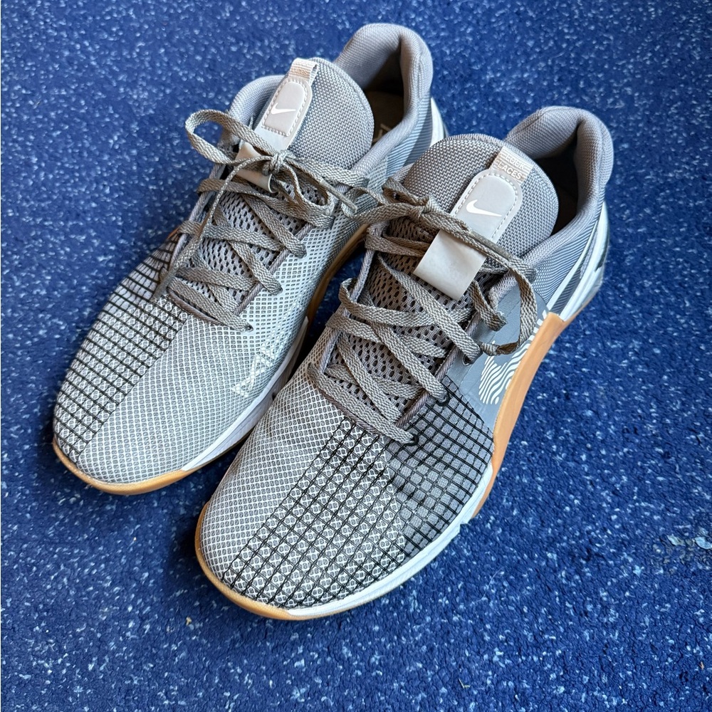 Nike Metcon 8 Smoke Grey Gum like new size 10.5